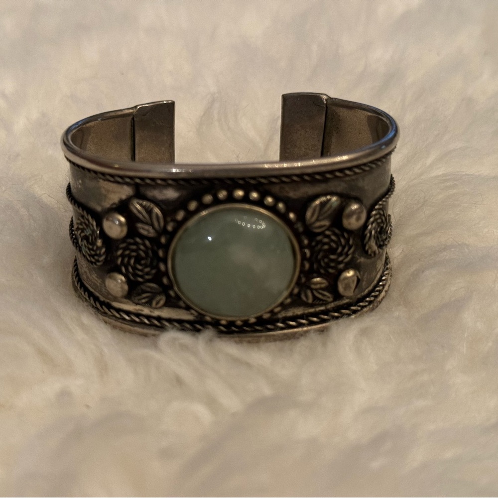 Vintage Cuff Bracelet with Pale Green Stone - Picture 2 of 4